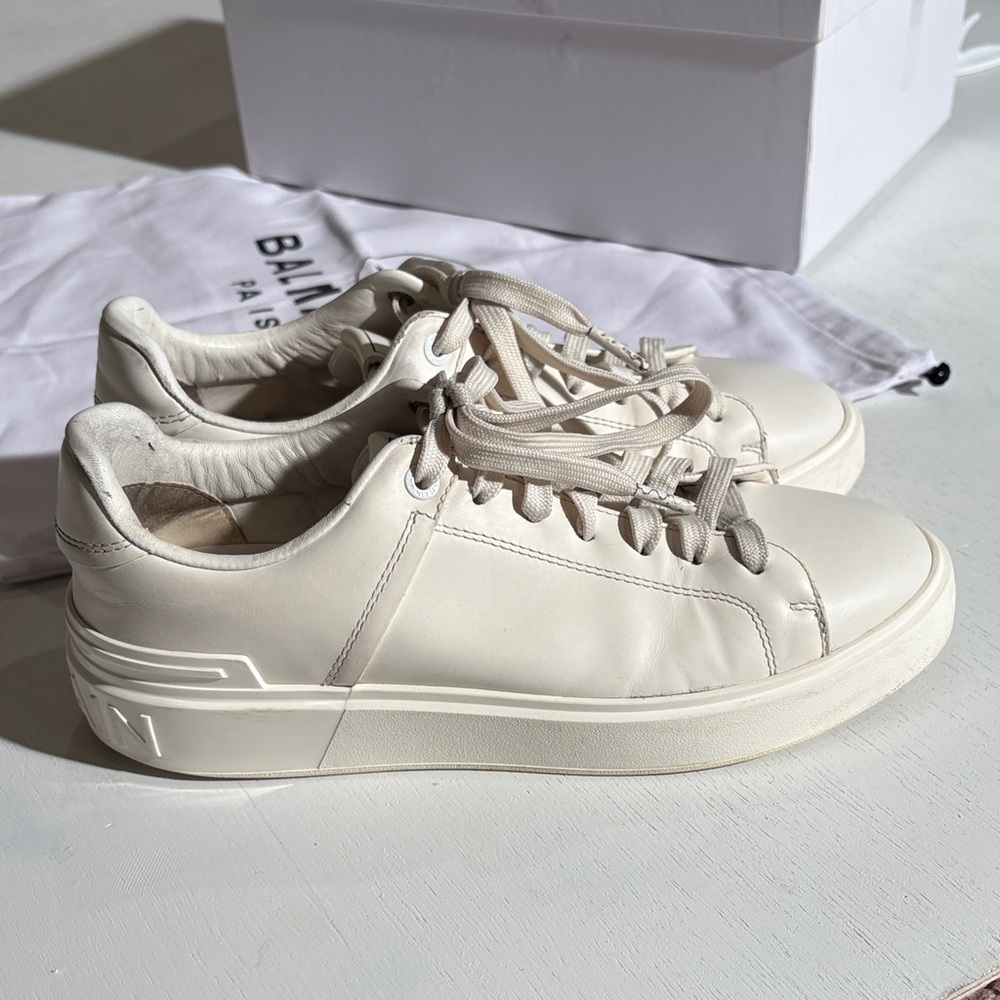 Balmain Men's Off-White Sneakers - Picture 5 of 6